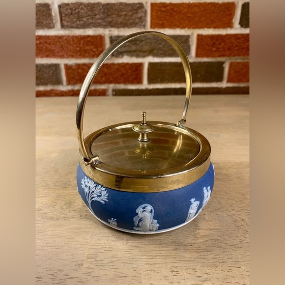 Wedgwood Etruria Blue Jasperware Butter/Sugar Sacrifice Figures (c.1910s) - Picture 16 of 16